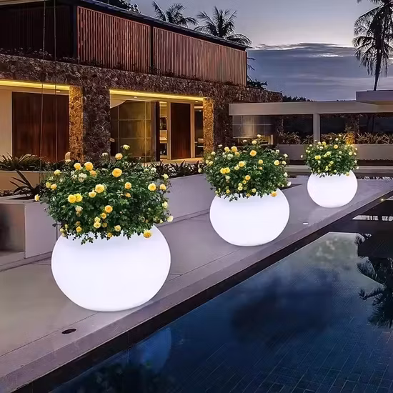 Allumez la lumière de fleur de jardin à LED